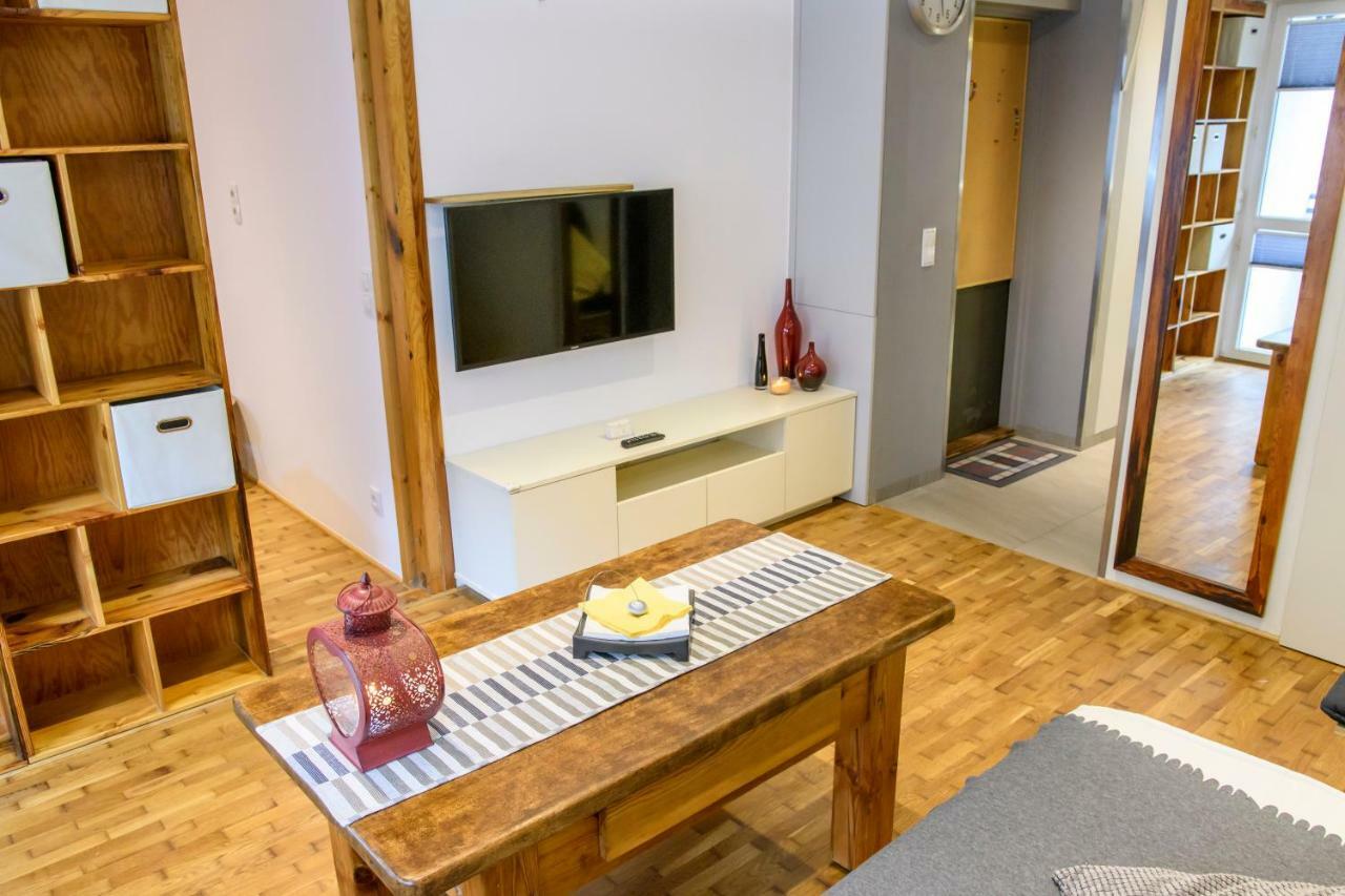 Ferienwohnung Chmielna Wood Lux Warschau Exterior foto